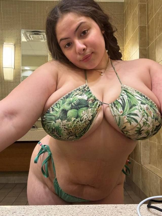 I’m available for hookup - Image 3